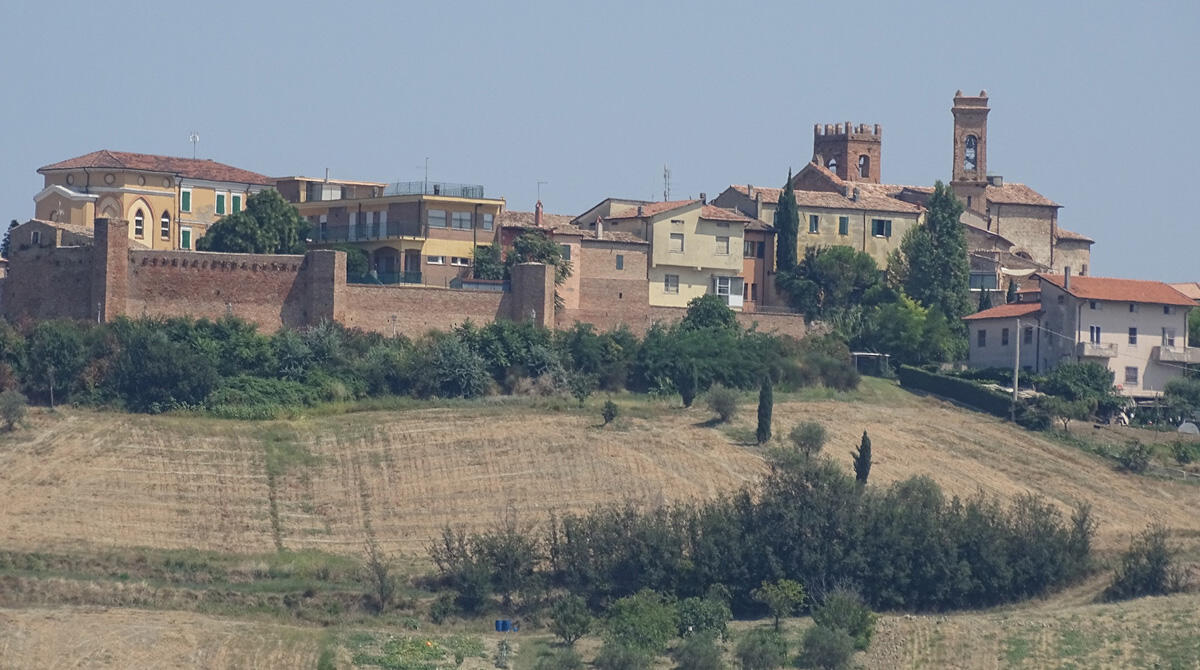 Laura Boldrini in visita a San Clemente: "Bravi a togliere cittadinanza onoraria a Mussolini" - San Clemente