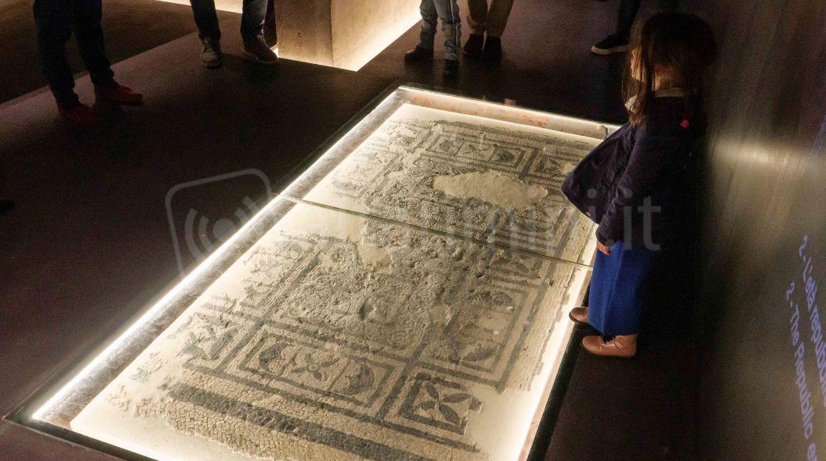 Rimini si racconta: tra visite guidate e mostre per celebrare arte e storia - Rimini; 10/04/2023: Comune RN, Ufficio Stampa, area archeologica Teatro Galli, Discover Rimini ©Riccardo Gallini /GRPhoto