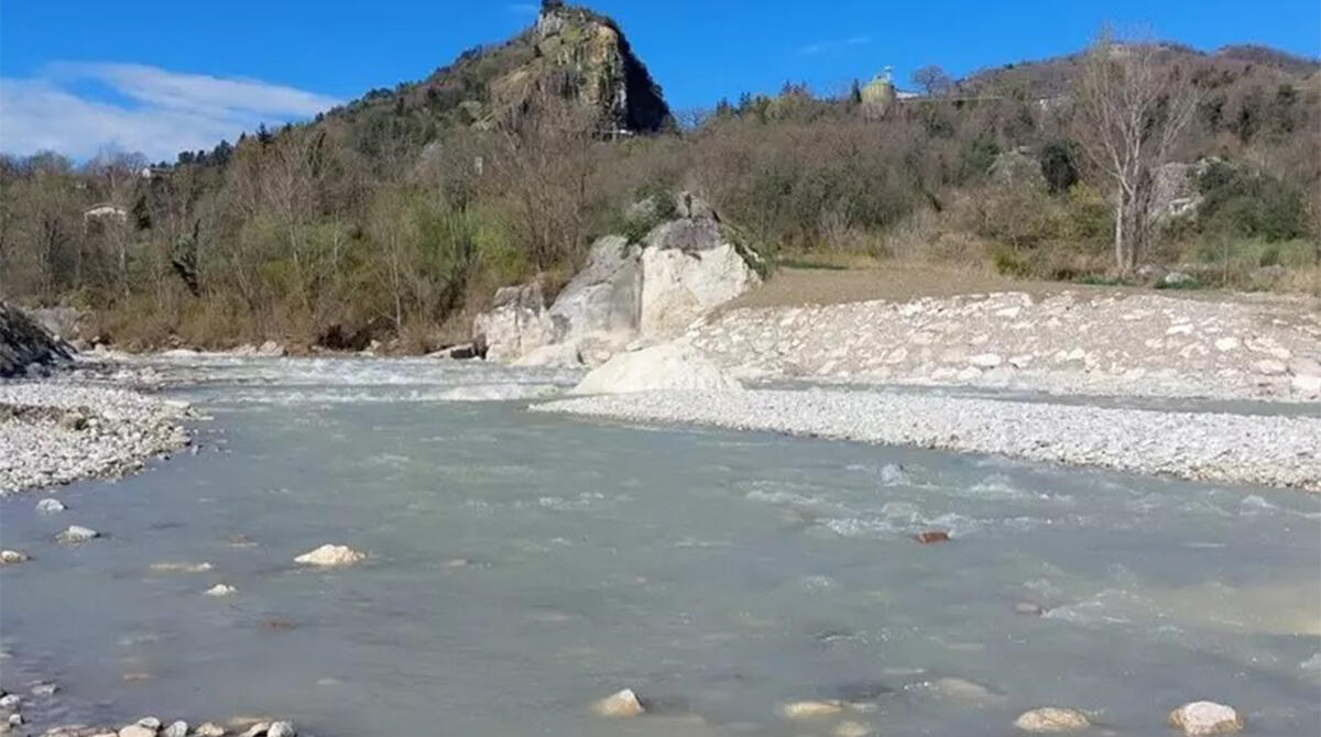 Ricostruito argine a Ponte Santa Maria Maddalena, il fiume Marecchia torna "libero" -