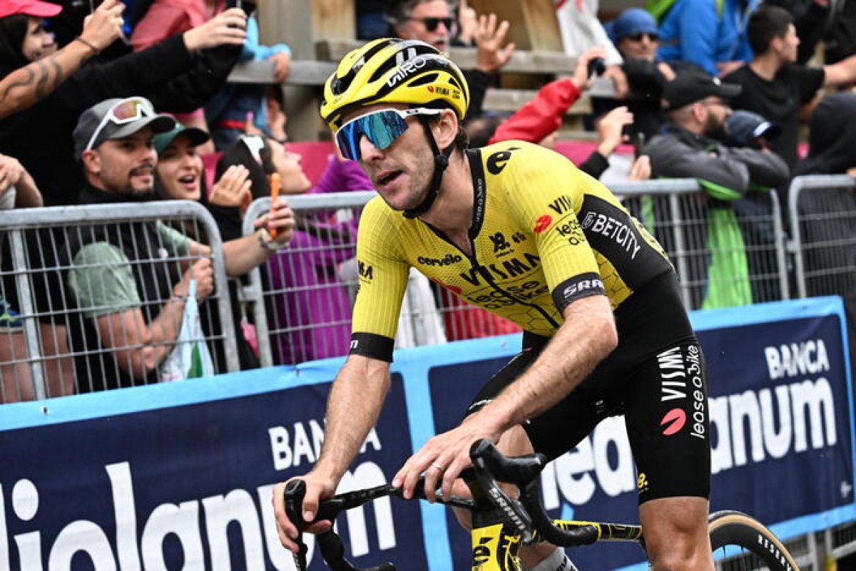 Simon Yates trionfa sul Colle delle Finestre e conquista la maglia rosa, oggi il gran finale - Simon Yates © Ansa