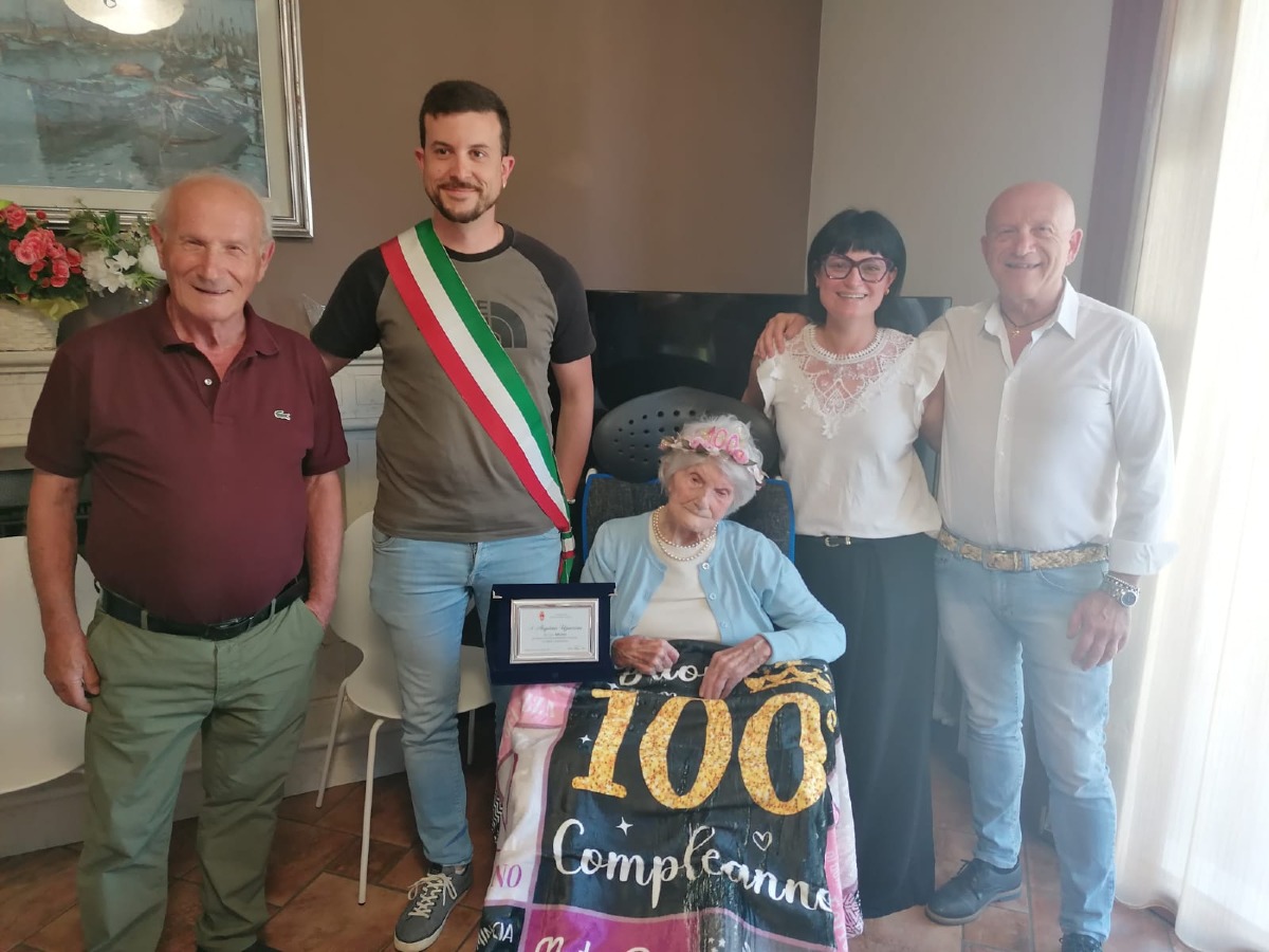 Montefiore Conca in festa per i 100 anni di Angelina Uguccioni - 