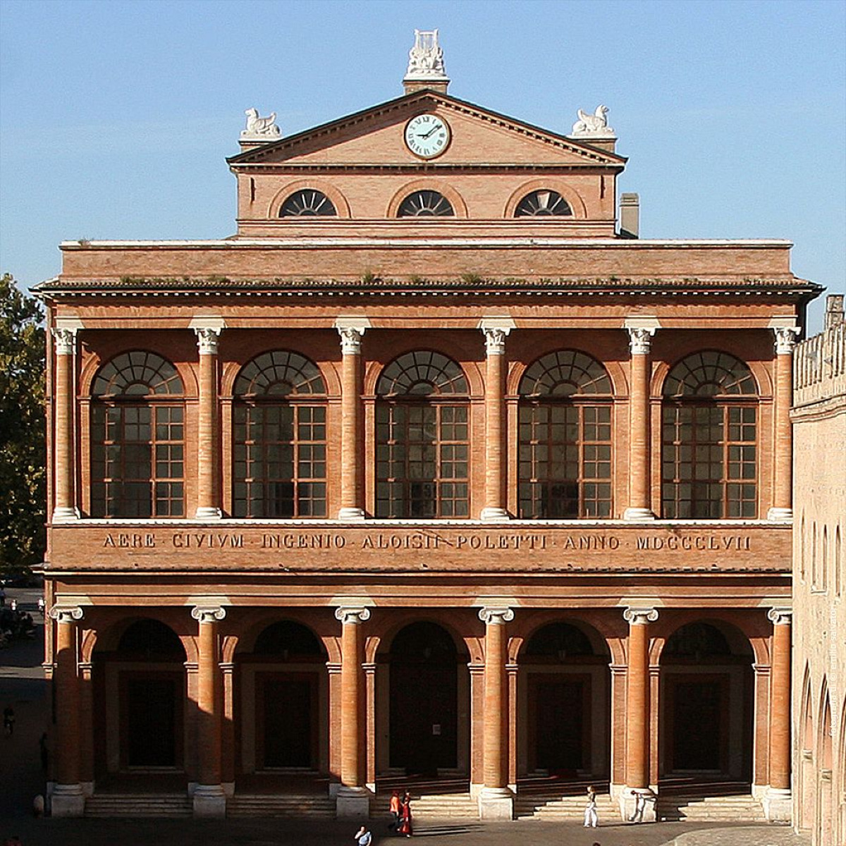 Esiste un luogo a Rimini che sembrava perduto per sempre | Il Teatro Galli e i segreti che nessuno ti ha mai raccontato - Foto: Emilio Salvatori/Wikipedia