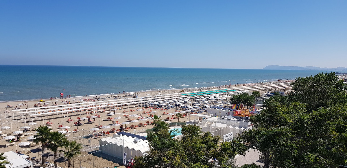 Riccione come non l’hai mai vista | Le spiagge più iconiche che devi assolutamente conoscere - Foto: Euphoria65/Wikipedia