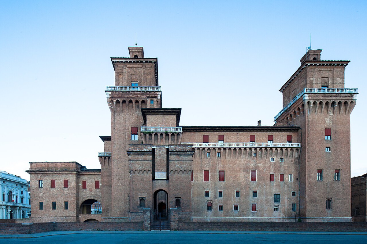 Sembra una leggenda, ma è tutto vero | Il Castello Estense di Ferrara nasconde un enigma mai risolto - Foto: Nicola Jannucci/Wikipedia