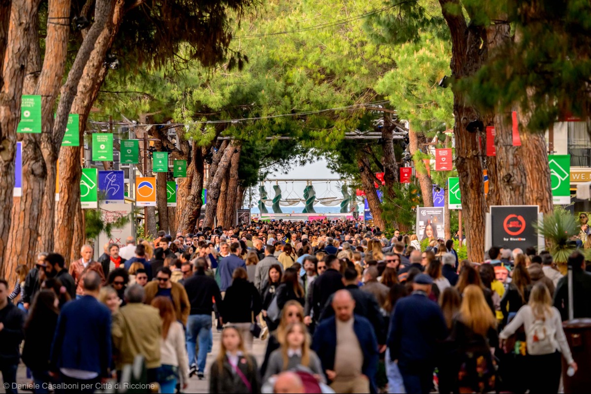 Andamento positivo per il turismo a Riccione: aprile trainato dagli ospiti stranieri -