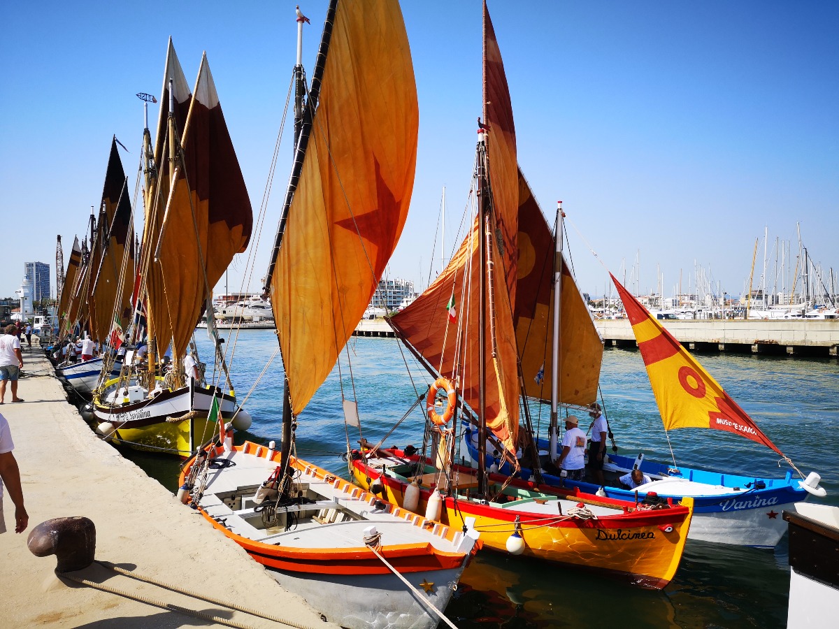 Rimini celebra le sue radici tra vele storiche e itinerari culturali nel weekend -