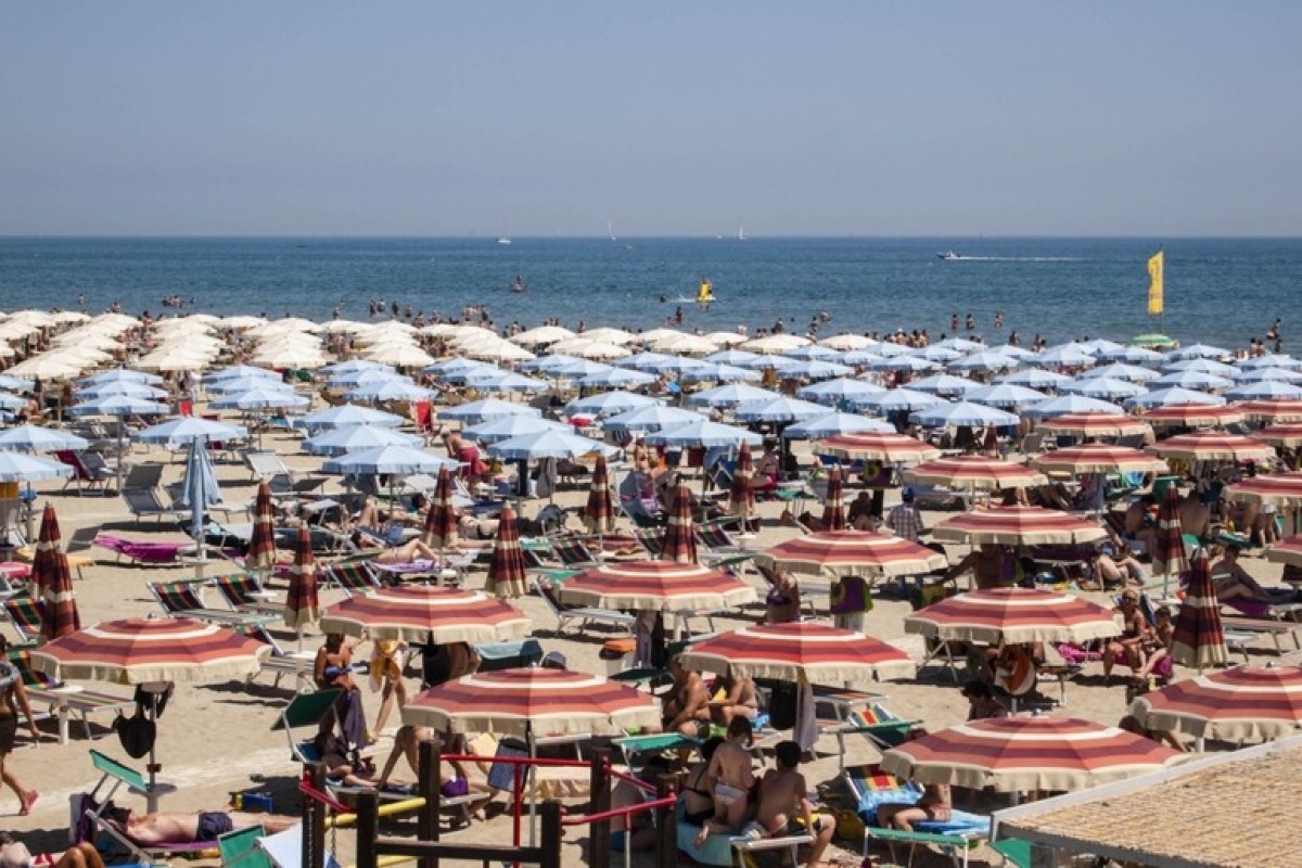 Riviera Riminese promossa a pieni voti: acque balneabili in tutti i tratti monitorati - Foto Ansa
