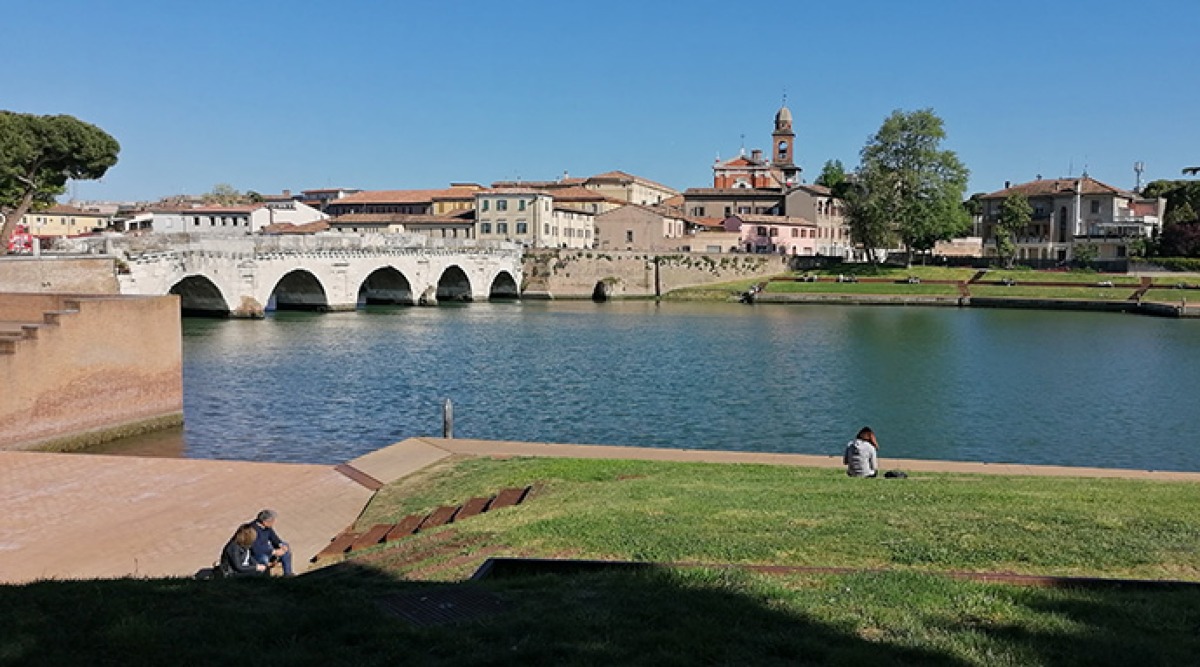 Rimini rilancia con il turismo straniero: oltre 2,1 milioni di pernottamenti nel 2025 - Il Ponte Tiberio