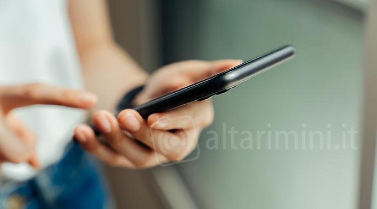 Spiare i messaggi su Whatsapp, avv.Catrani: "È reato, pene fino a 10 anni" - Repertorio (dal web)
