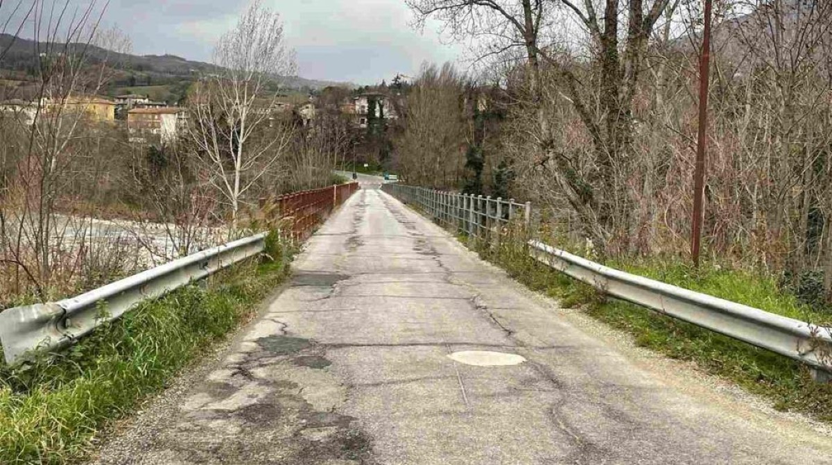 Addio al vecchio ponte di Maiolo: demolizione al via l'11 giugno - Il vecchio ponte di collegamento tra Maiolo e Novafeltria