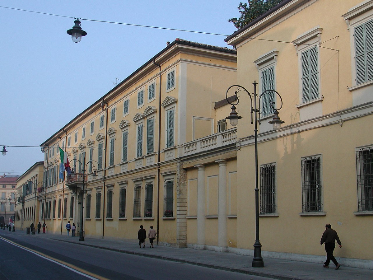 Tra le mura di questo palazzo c’è qualcosa che sfida la storia | Il Palazzo Ducale di Reggio Emilia e i suoi arcani - Foto: Paolo da Reggio~commonswiki/Wikipedia