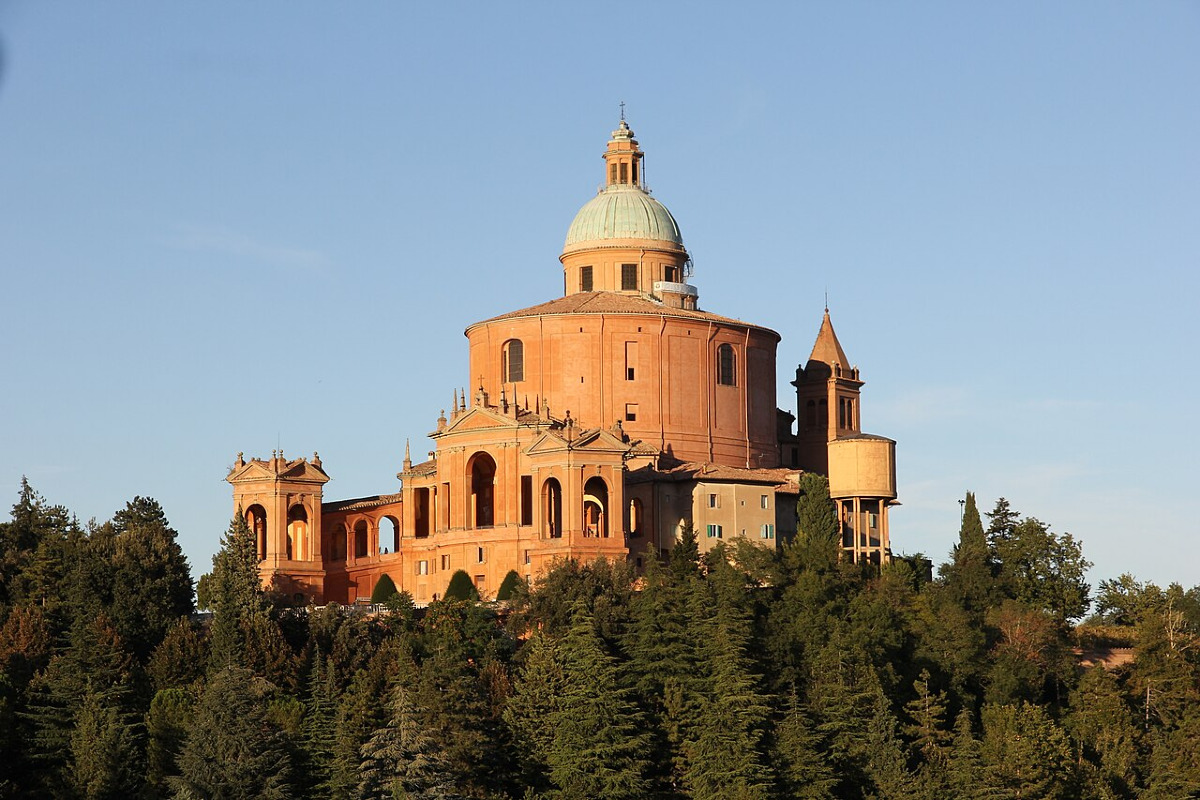 A Bologna c'è il portico più lungo del mondo | Il mistero svelato degli archi del Santuario di San Luca - Foto: Gianni Careddu/Wikipedia