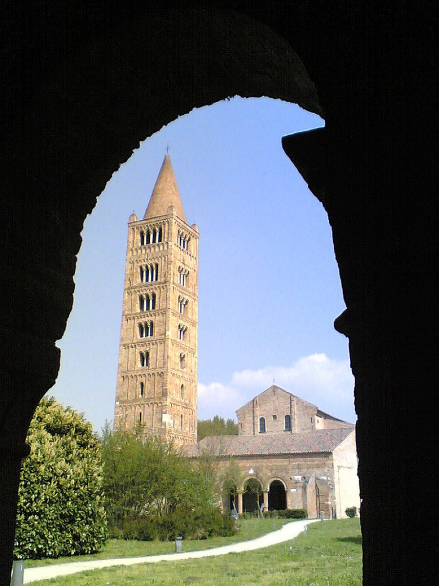 I turisti sono sorpresi da questa abbazia emiliana | Scopri cosa nasconde e dove si trova - Foto: Microsoikos/Wikipedia