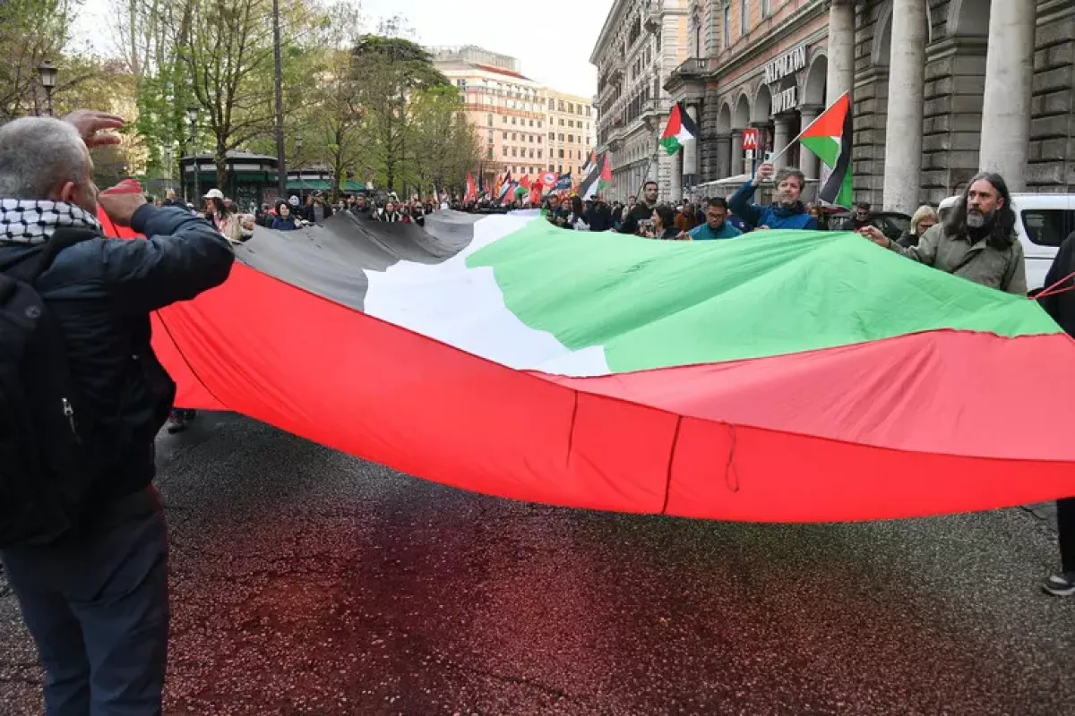 Attesi in 50mila al corteo per Gaza a Roma - © Ansa