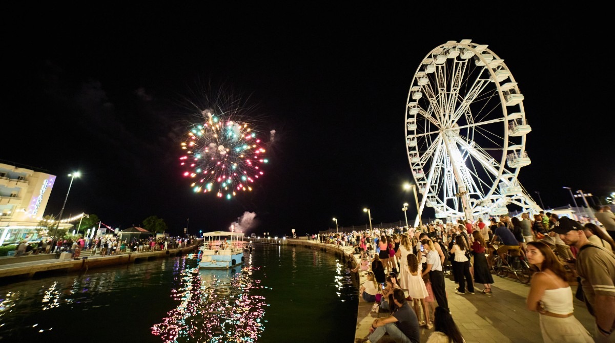 Bellaria Igea Marina si prepara alla Notte Rosa 2025: musica, spettacoli per famiglie e carnevale in rosa animeranno la città -