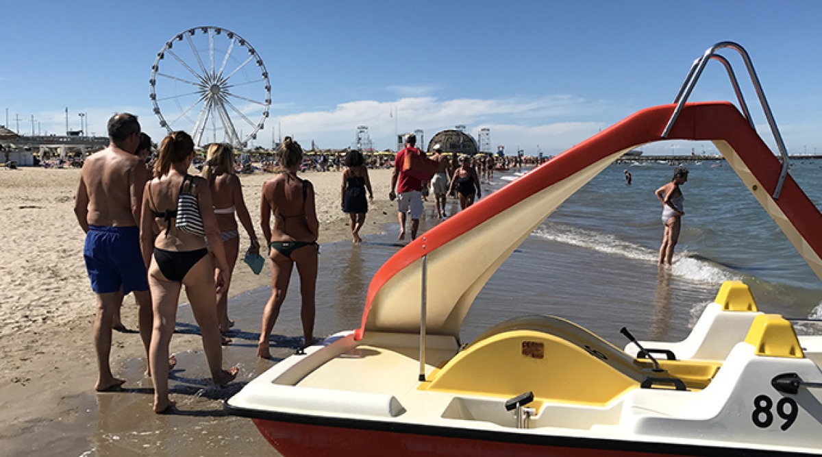 Estate 2025: Rimini regina del risparmio per le vacanze al mare - La spiaggia di Rimini