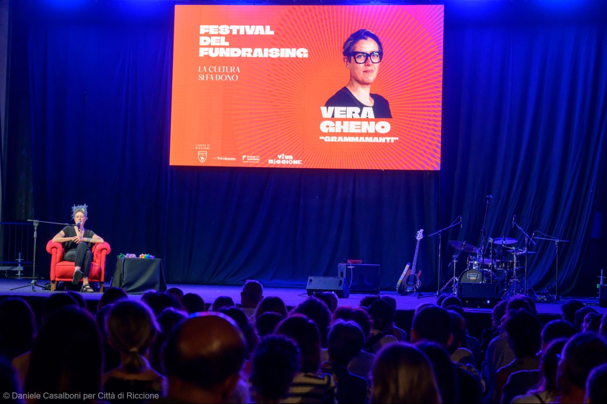 Parole, musica e inclusione: successo per l’evento con Vera Gheno a Riccione -