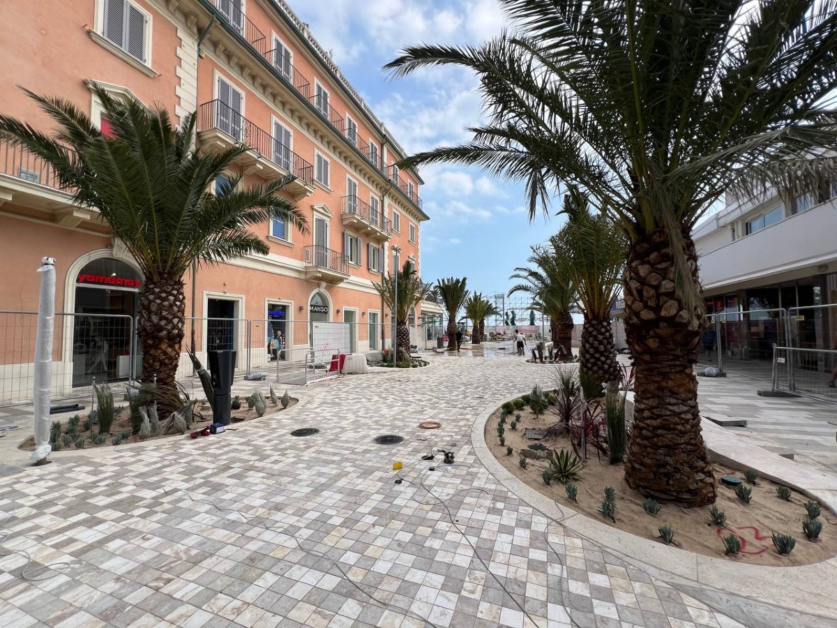 Viale Ceccarini si rifà il look: festa di inaugurazione del primo tratto rinnovato - Viale Ceccarini