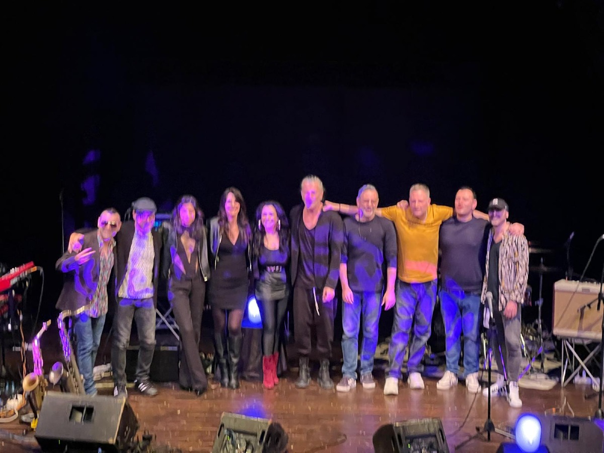 Cleo Stewart sul palco del Parco degli Artisti con i Dadfunk - Dadfunk