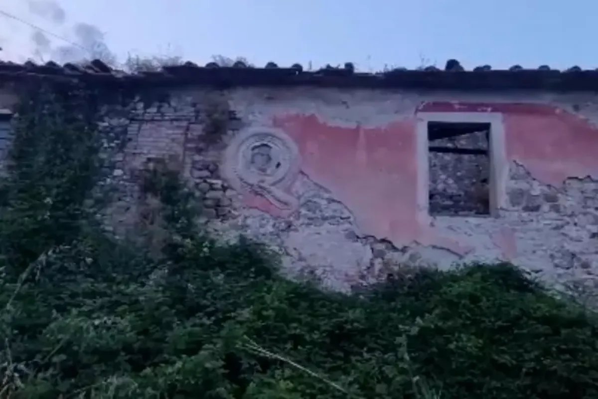 Il killer di Denisa, trovata una vertebra durante gli scavi - Altri sopralluoghi nel casolare abbandonato © Ansa