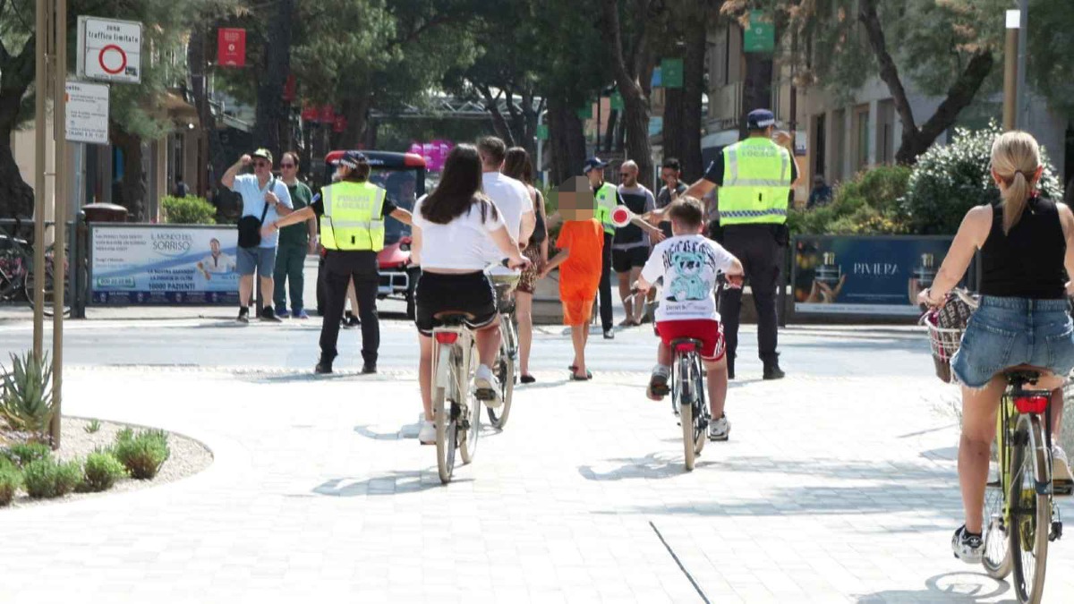 Riccione inaugura il nuovo Viale Ceccarini: “Primo tassello di un grande cambiamento” - www.altarimini.it