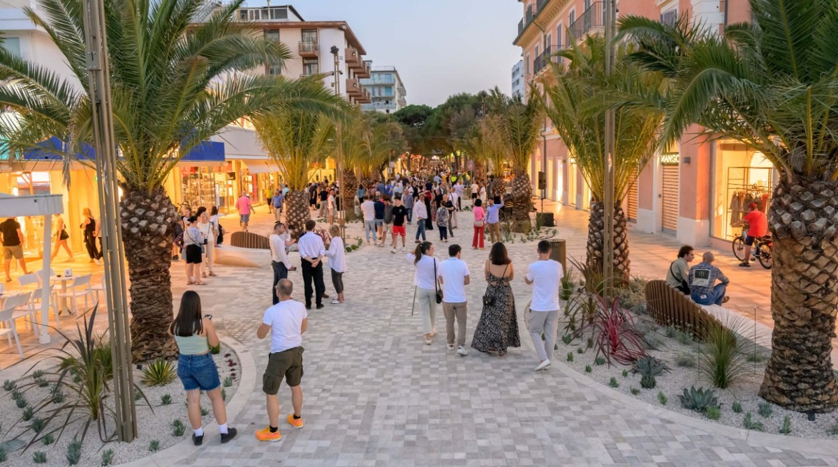 Inaugurato il primo tratto di Viale Ceccarini, la nuova "Oasi urbana" di Riccione -