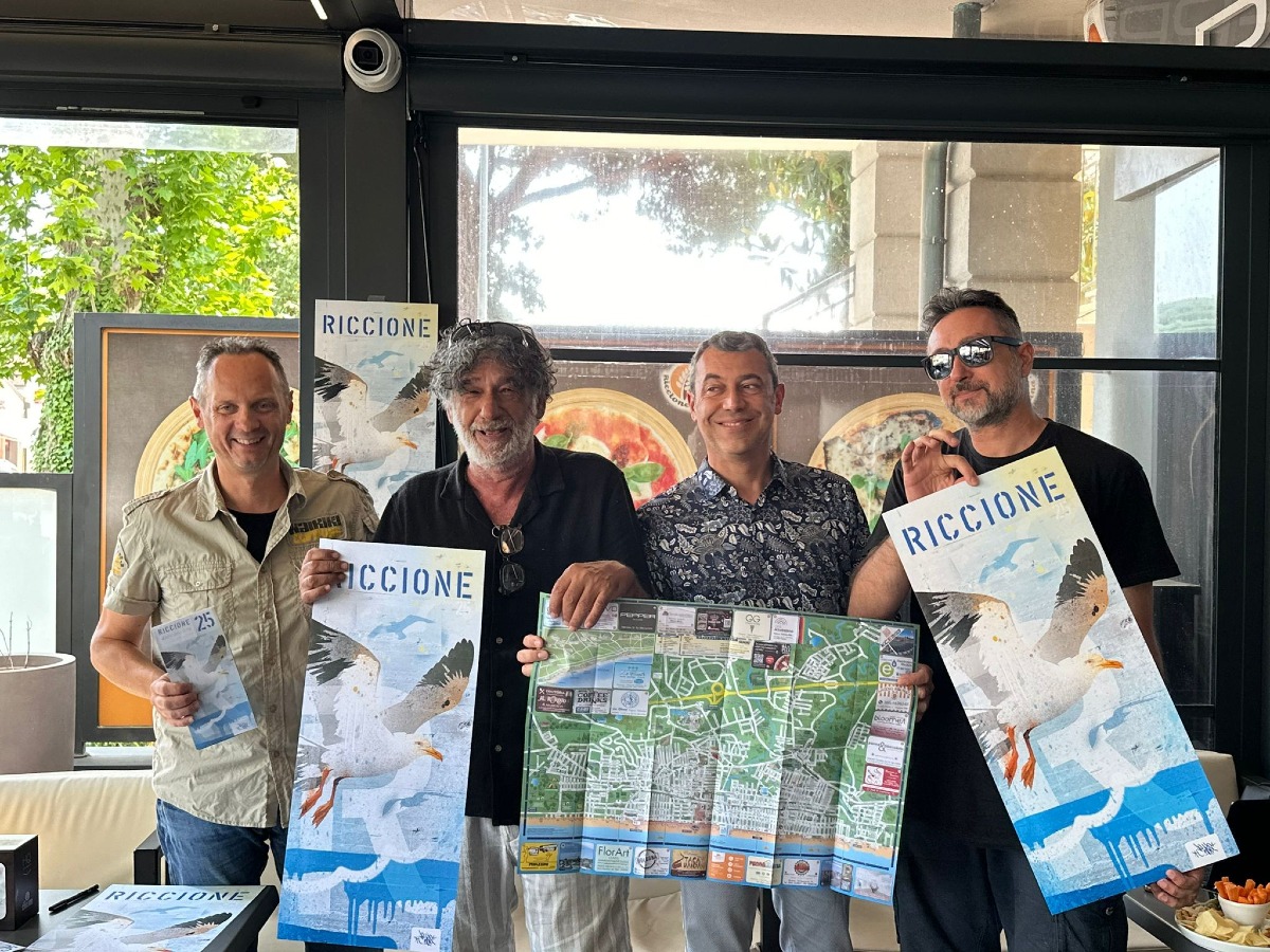 Trent’anni e non sentirli: Riccione rilancia la sua iconica mappa cartacea -