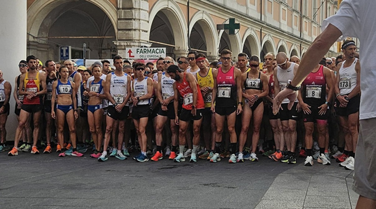 Notturna di San Giovanni, trionfano De Nicolò e Facciani. Sul podio la Riminese Ceccolini - La partenza
