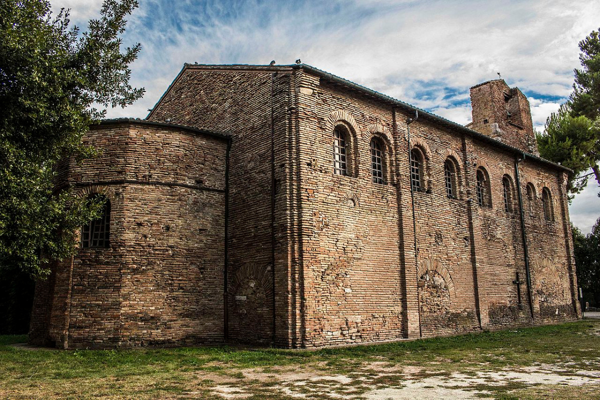 Un capitolo nascosto della storia di Santarcangelo | La Pieve di San Michele e le sue curiosità sorprendenti - Foto: Claudio Mussoni/Wikipedia