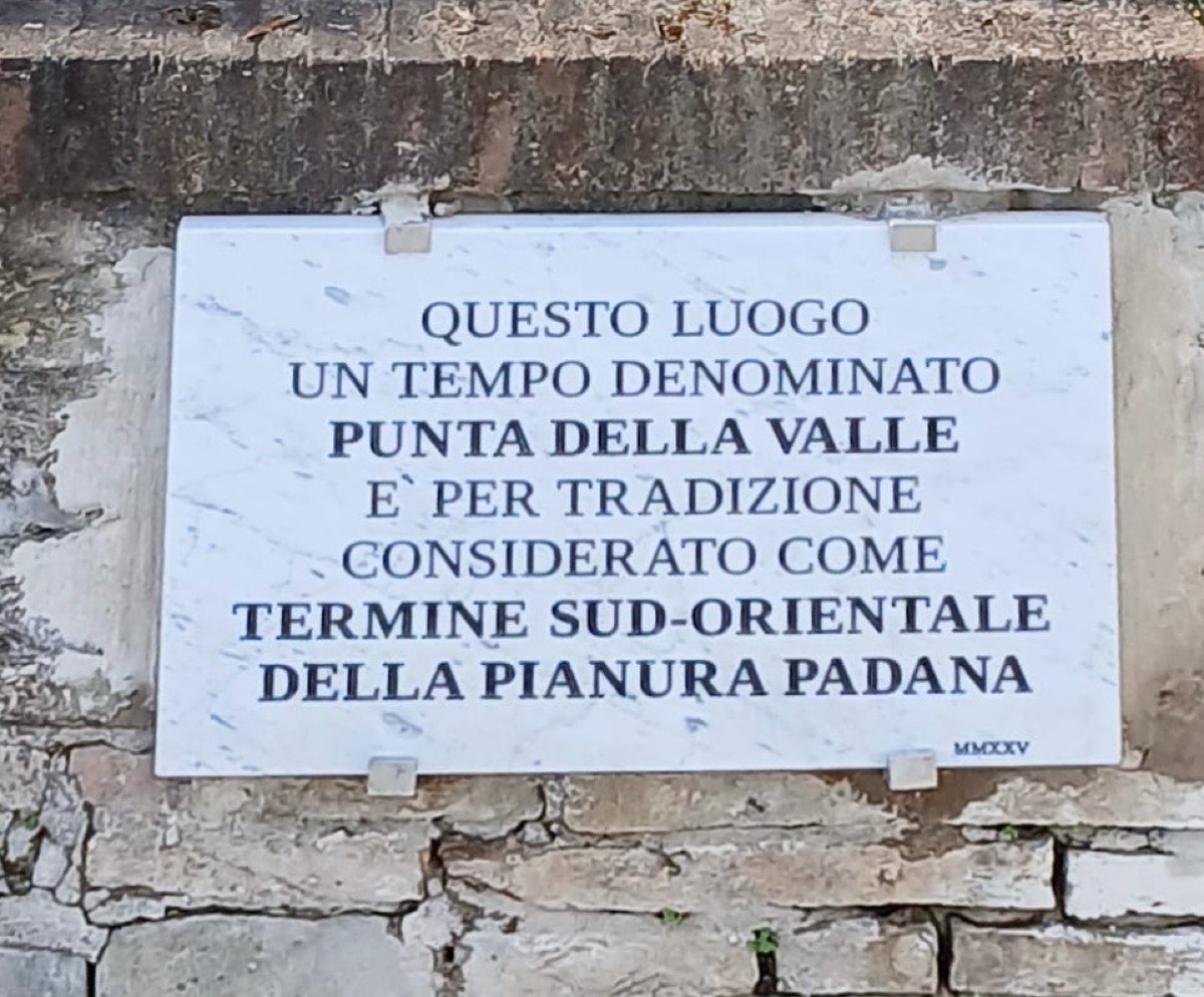 Cattolica celebra la sua storia: una targa alla “Punta della Valle” -