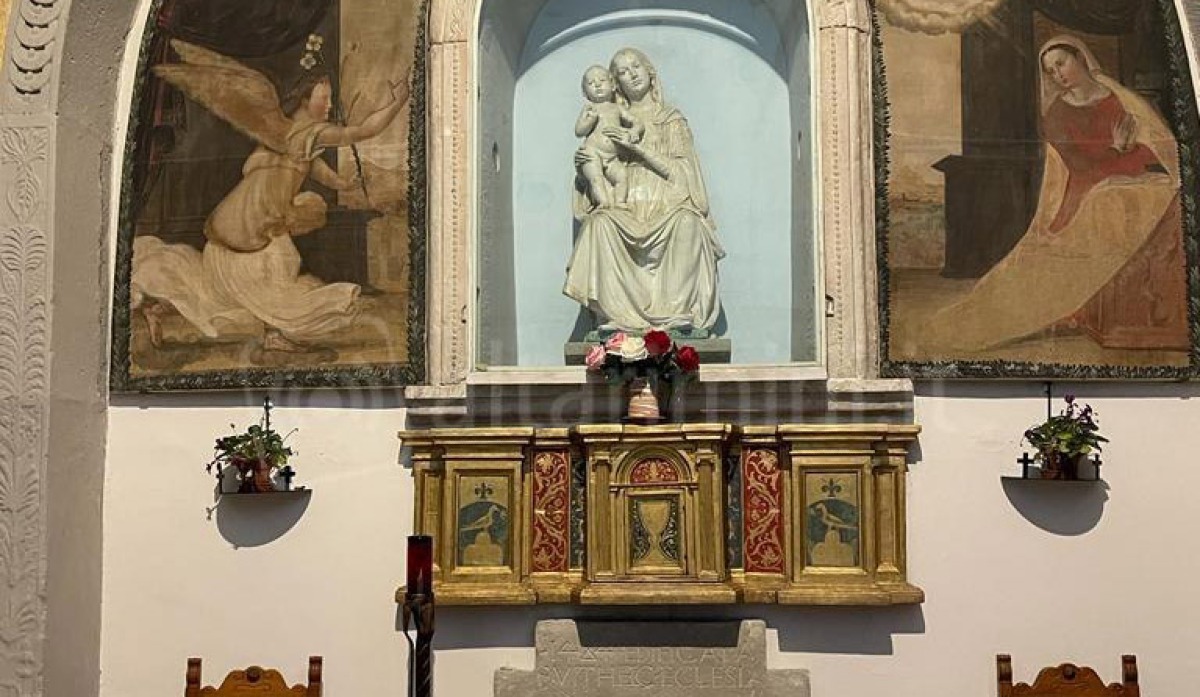 Novafeltria, incontro sui tesori artistici della Valmarecchia: "Terra d'arte, non sia svenduta all'industria" - Statua di Luca Della Robbia nella Chiesa di Santa Maria d'Antico