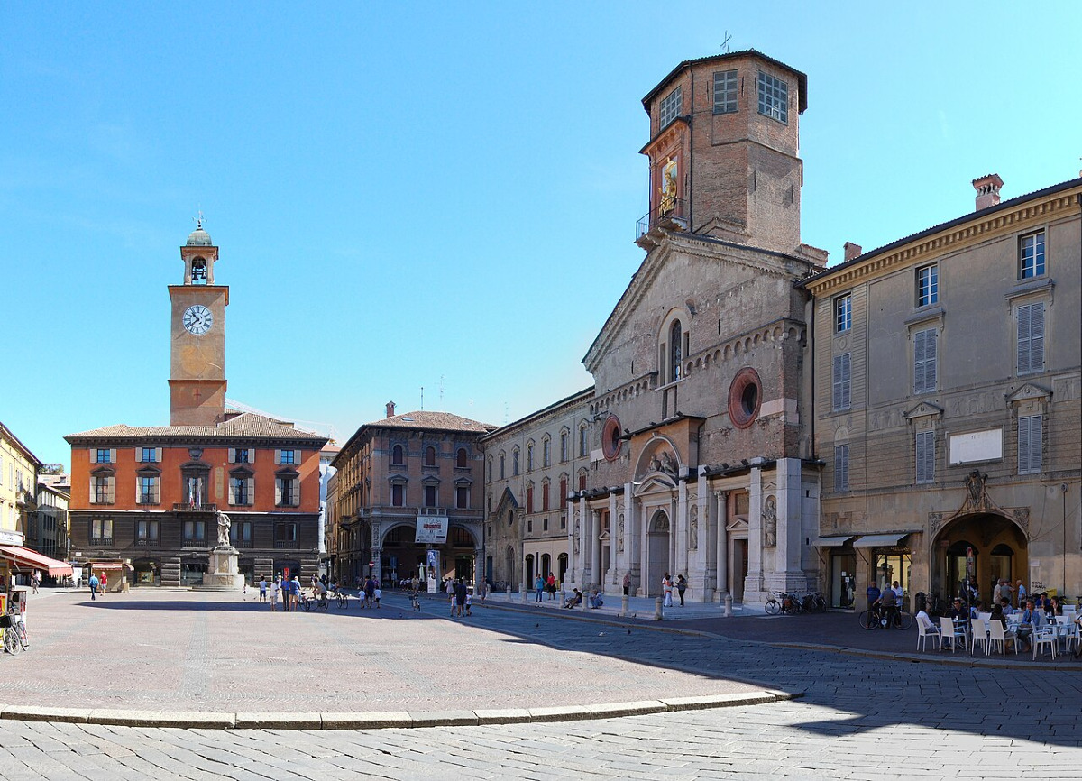 Piazza Prampolini, nessuno ti ha mai raccontato questa storia | Torre del Bordello e le incredibili vicende - Foto: Giuliani Claudio/Wikipedia