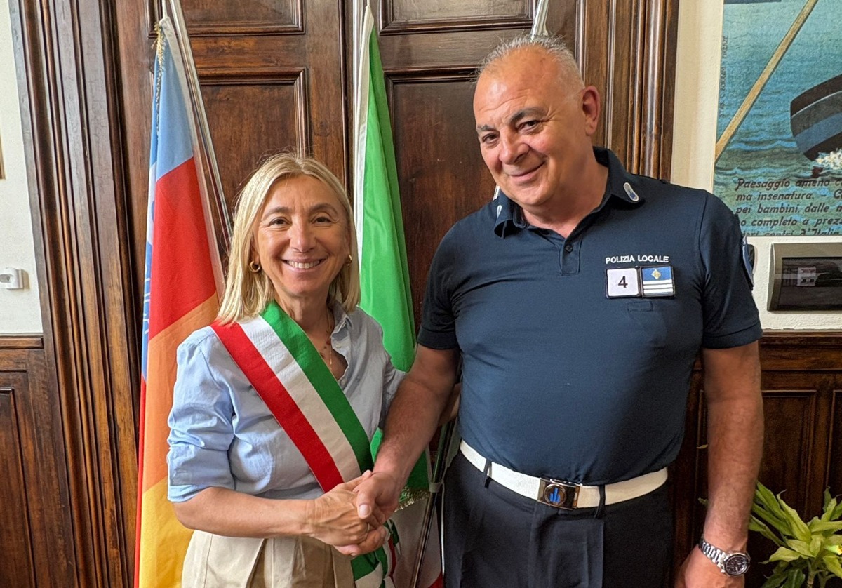 Cattolica saluta Maurizio Piva, va in pensione lo storico agente della Polizia Locale -