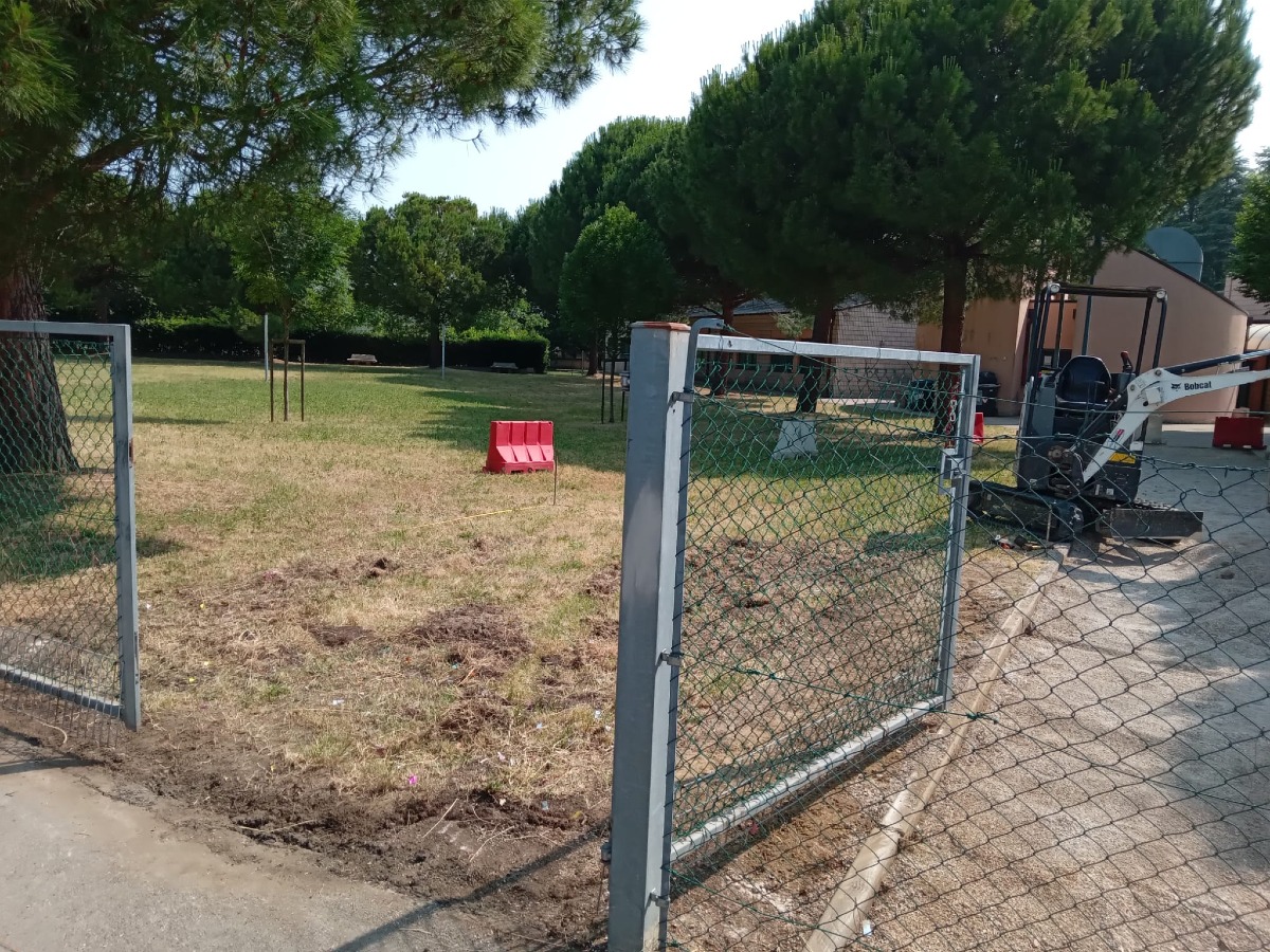 Riccione, al via i lavori al vialetto d'ingresso della scuola di San Lorenzo - 