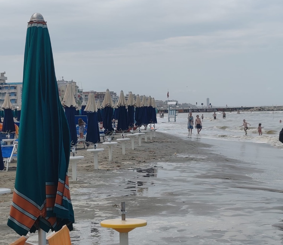 Il maltempo crea disagio sulla costa riminese: erosione delle spiagge di Bellaria e Misano -