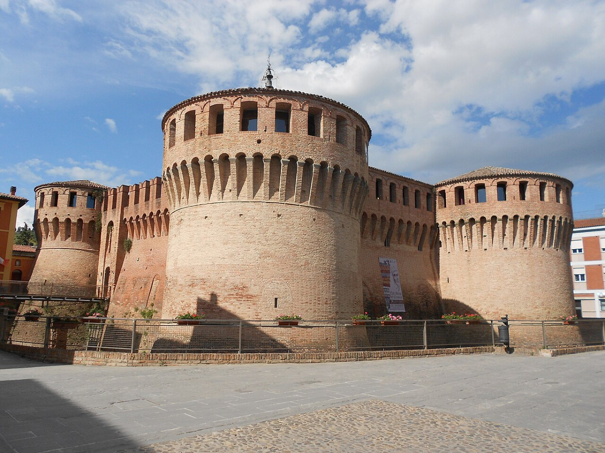 Un passato che nessuno ha mai narrato | La Rocca di Riolo Terme e i misteri che nasconde - Foto: Settimio caroli/Wikipedia