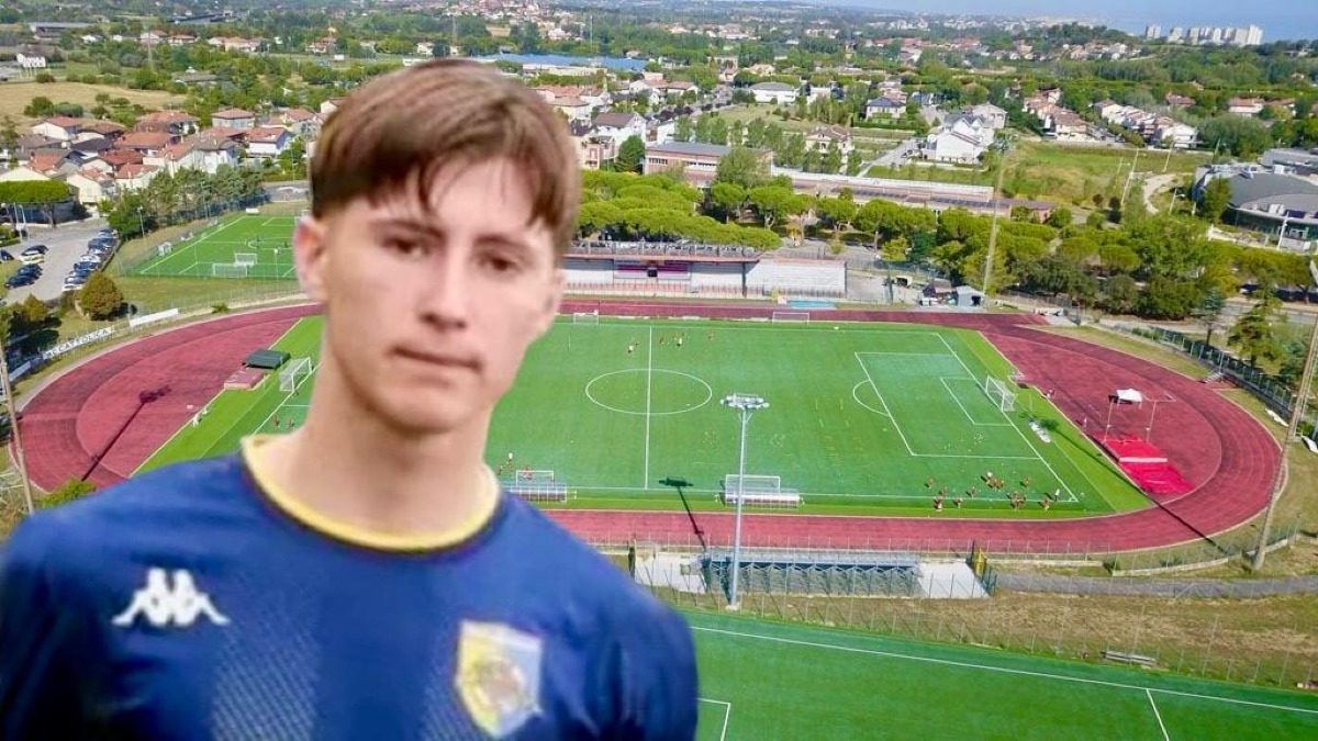 Carmelo D'Antona, il piccolo Cassano del San Marino: "qui grazie a Deoma" - Carmelo D'Antona, sullo sfondo lo stadio Calbi, casa del San Marino