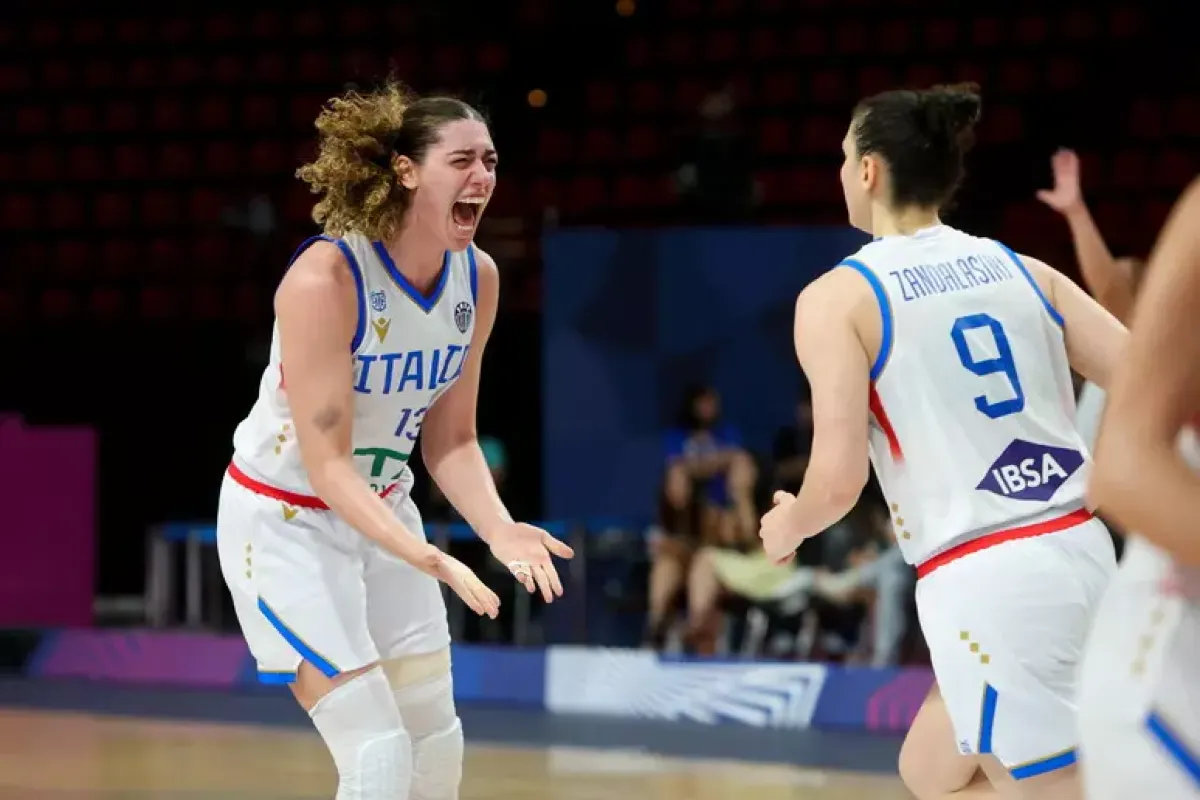 La azzurre del basket in semifinale agli Europei dopo 30 anni - © Ansa/Epa