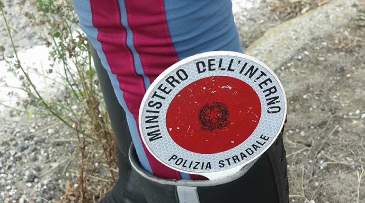 Riccione, contromano al casello: positivo all'etilometro, guidava con patente revocata -