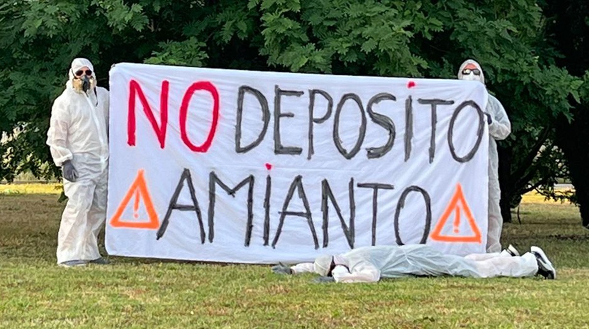 Amianto a Misano: la protesta si intensifica, il Comitato accusa il Comune -