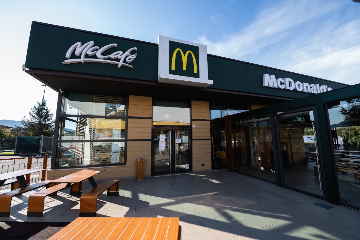 Apre a Riccione il nuovo McDonald’s con McDrive e McCafé: 37 nuove assunzioni -