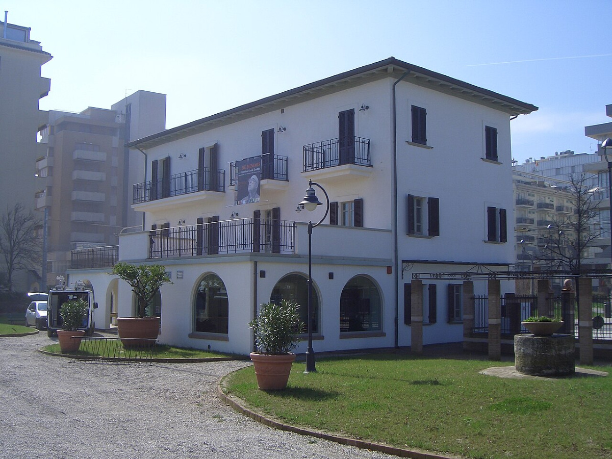 Quello che nessuno ti ha mai raccontato | La trasformazione di Villa Mussolini in un polo culturale - Foto: Matrixmorbidoso/Wikipedia