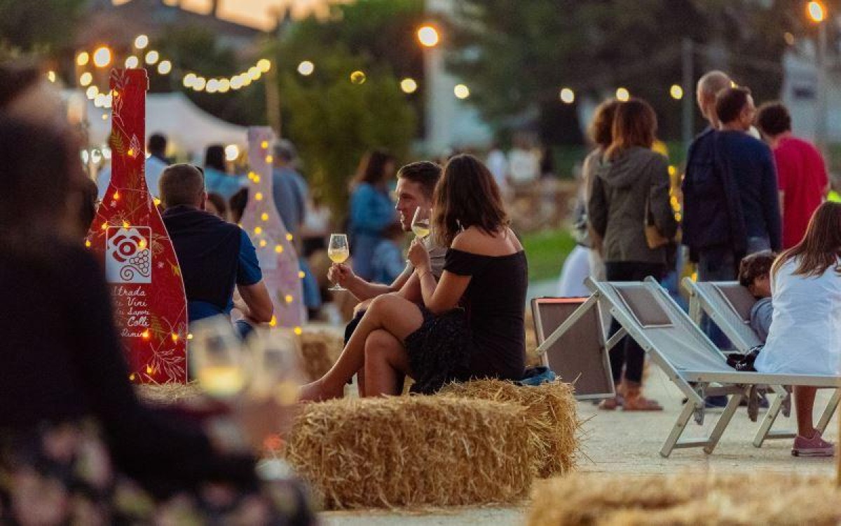 A Rimini il brindisi dell’estate: i sapori della Romagna protagonisti con P.Assaggi di Vino -