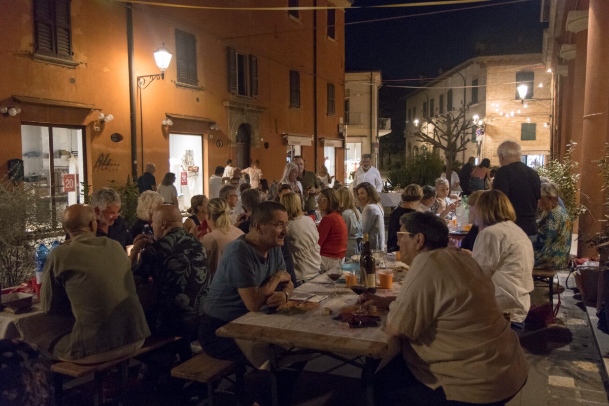 Santarcangelo: al via la Ligaza romagnola con una tavolata sotto le stelle -
