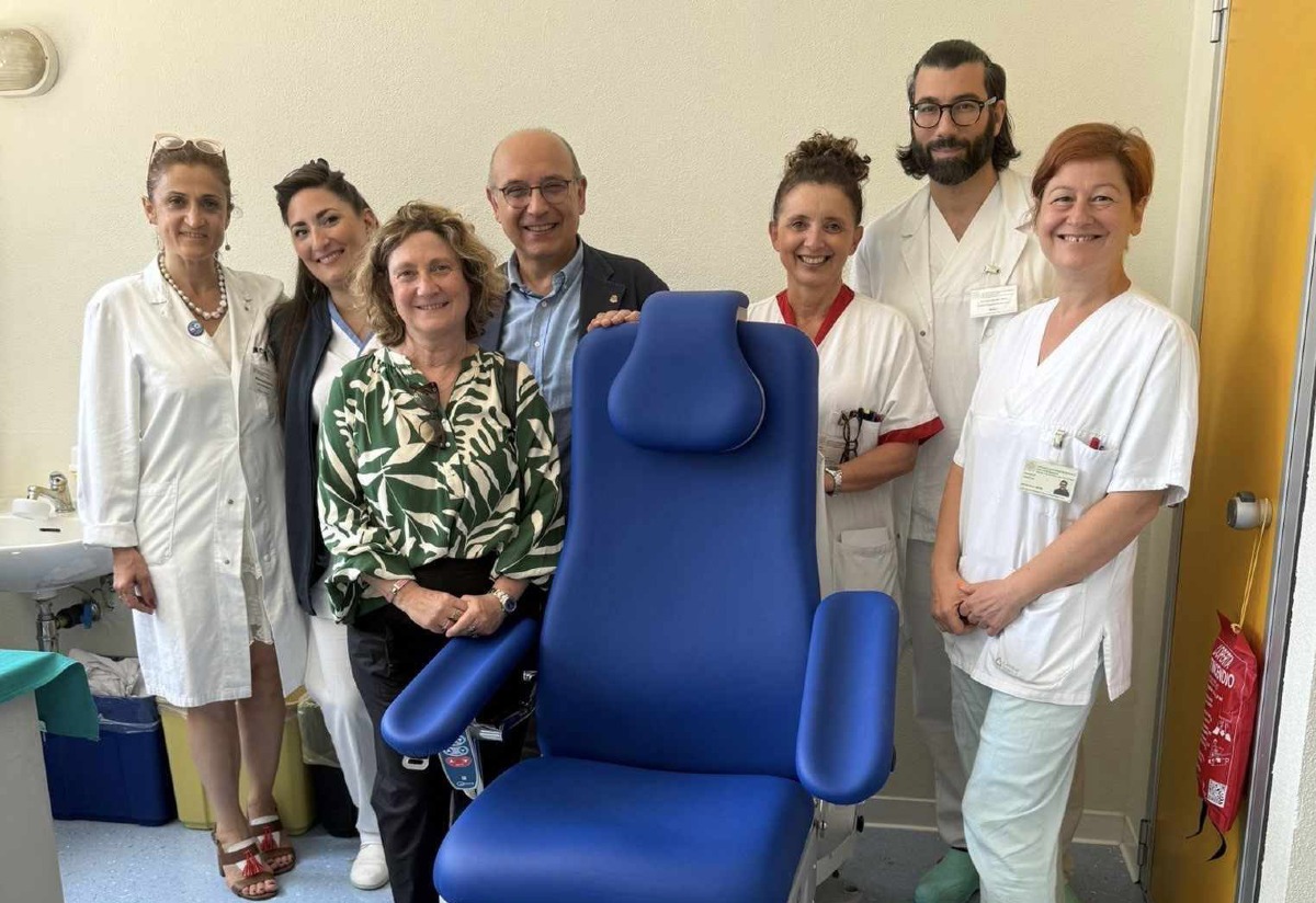 Cura dell’anemia: donata all'ospedale di Rimini una moderna poltrona per le terapie -