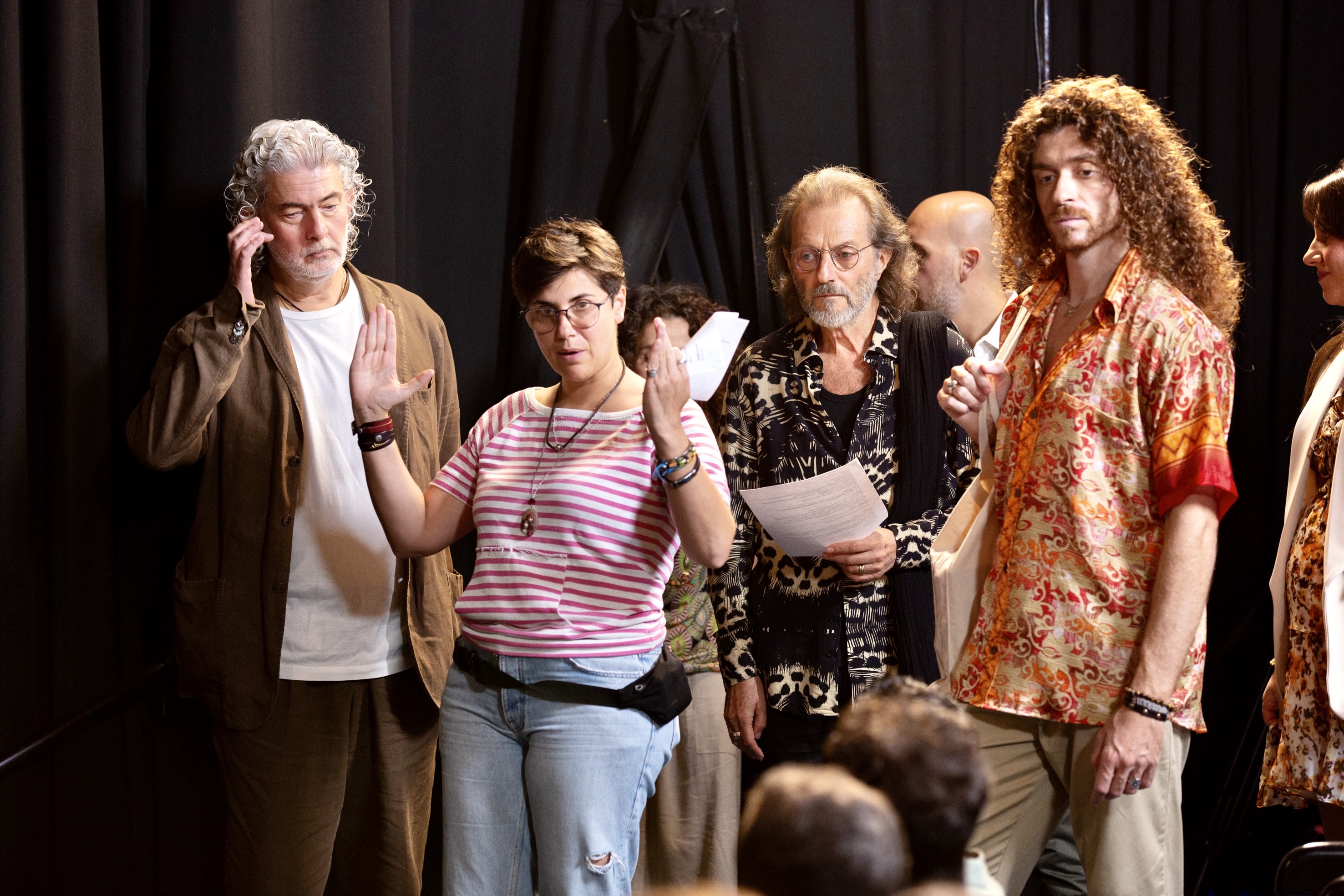 La regista Clelia Parisi con Carlo Tedeschi sul set