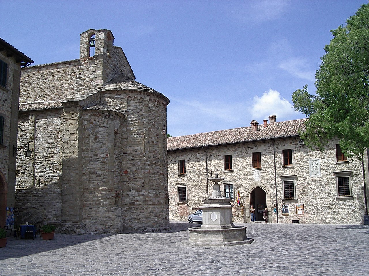 Piazza di San Leo