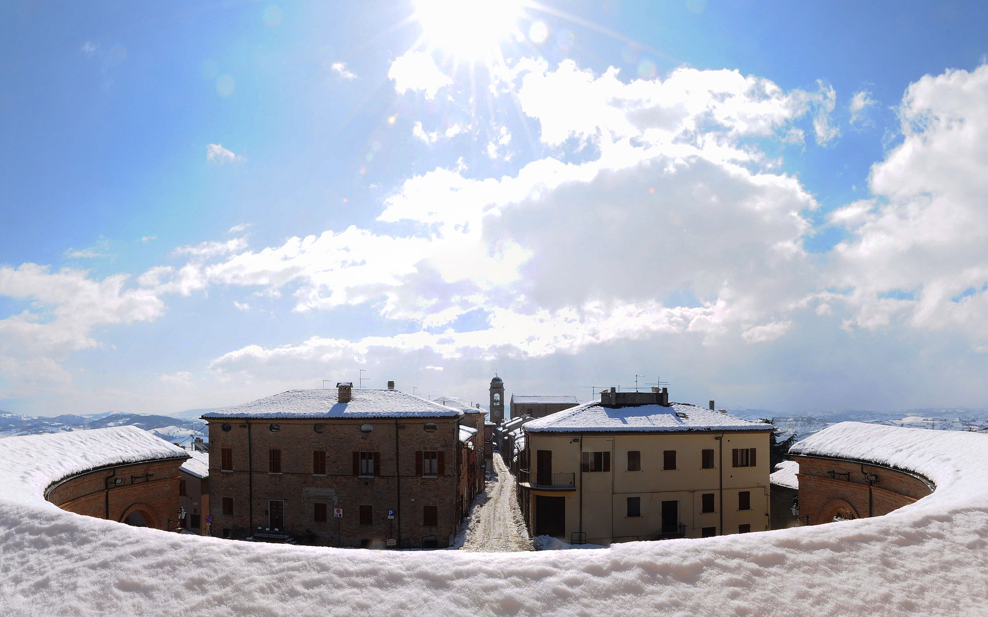 Mondaino innevato