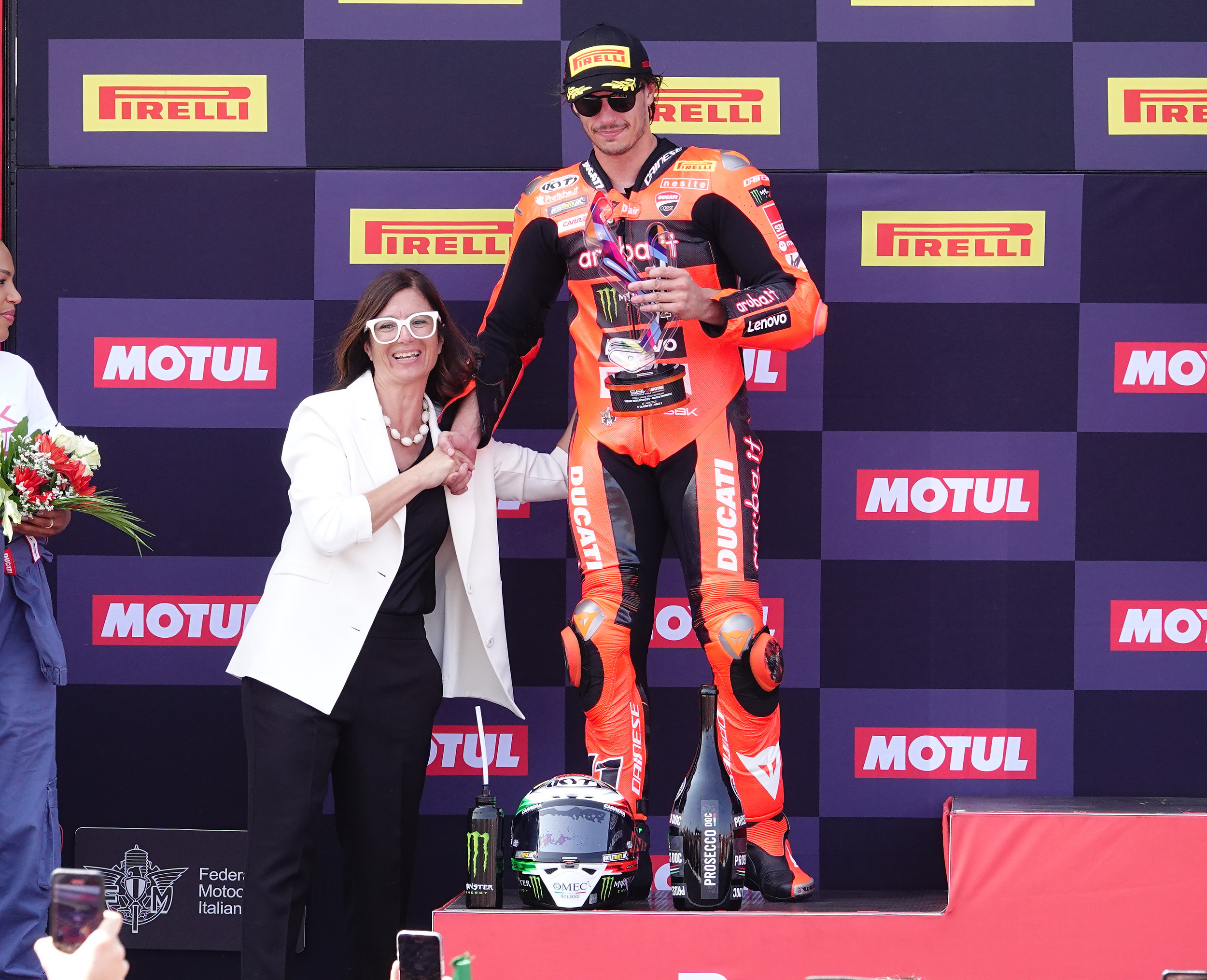 Bulega premiato dall'assessora Frisoni