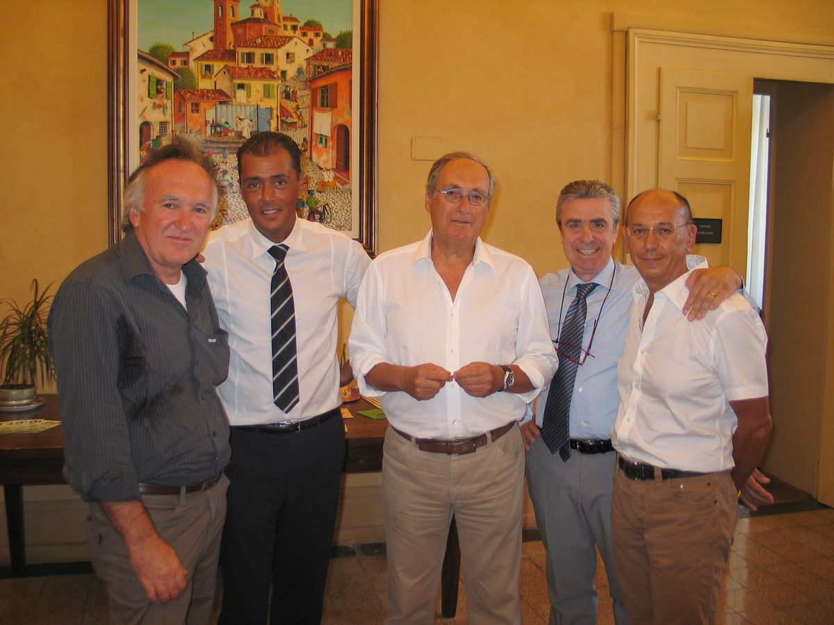 Massimo Paganelli con gli ex sindaci di Santarcangelo